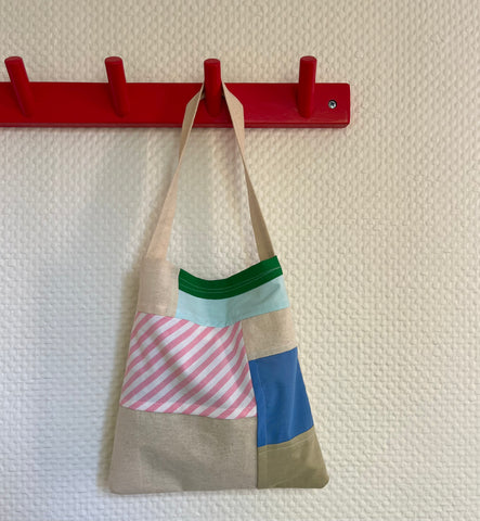 Tiny tote 2